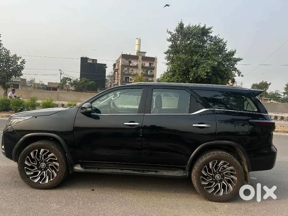 Toyota Fortuner 2.8 Diesel At (may 2023 Model) *mint Condition*