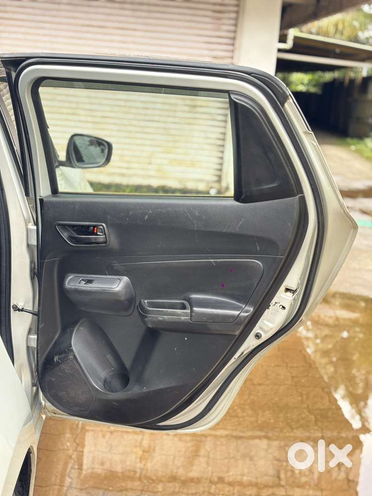 Maruti Suzuki Swift Vvt Lxi, 2021, Petrol