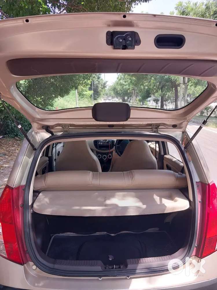 I10 Light Golden Colour 2009 Model For Sale