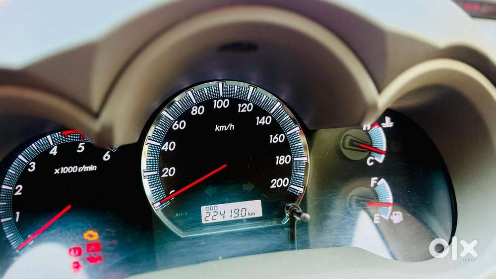 Toyota Fortuner 2013 Diesel Well Maintained Singal Hand Use New Tyres