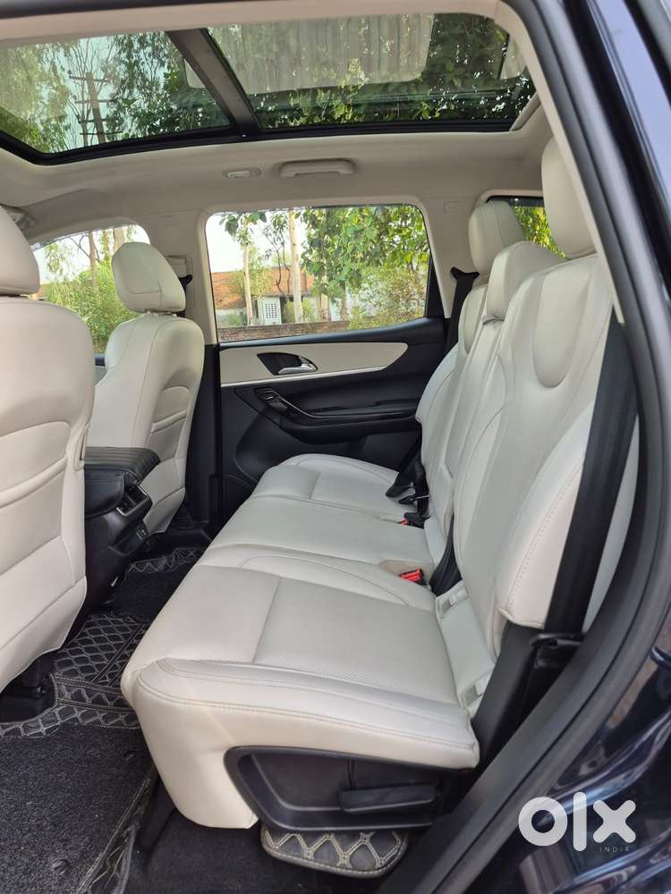 Mahindra Xuv700 2.2 Ax 7 Diesel At Str, 2023, Diesel