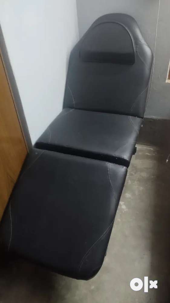 Tattoo best sale chair olx