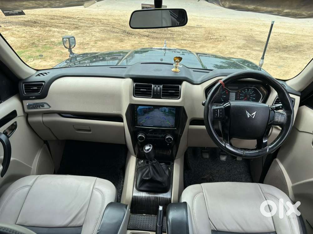 Mahindra Scorpio 2024 S11 First Owner Black