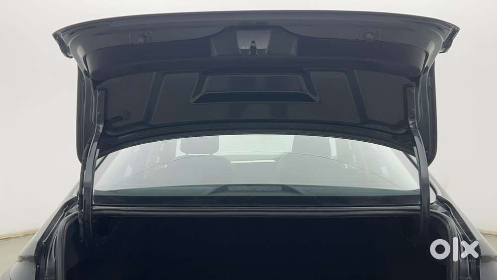 Volkswagen Virtus 1.0 Topline Tsi At, 2023, Petrol
