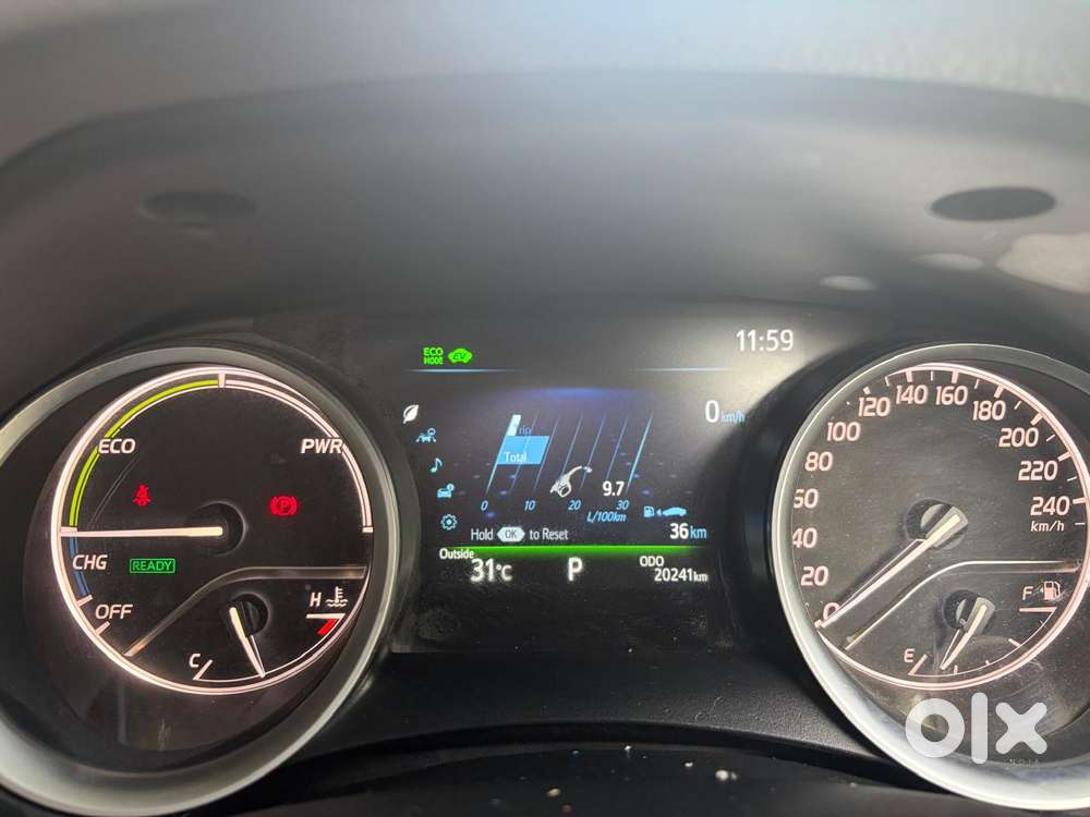 Toyota Camry Hybrid, 2022, Petrol
