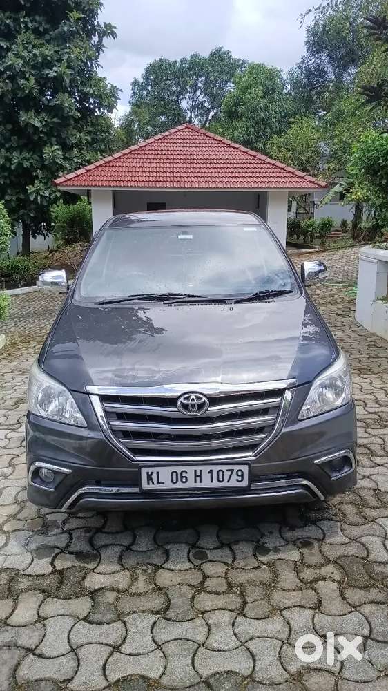 Toyota Innova 2015 Diesel 117000 Km Driven