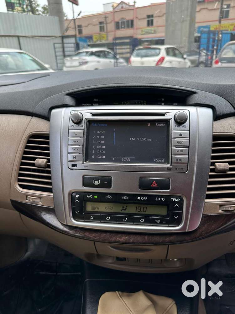 Toyota Innova 2.5 V 7 Str, 2015