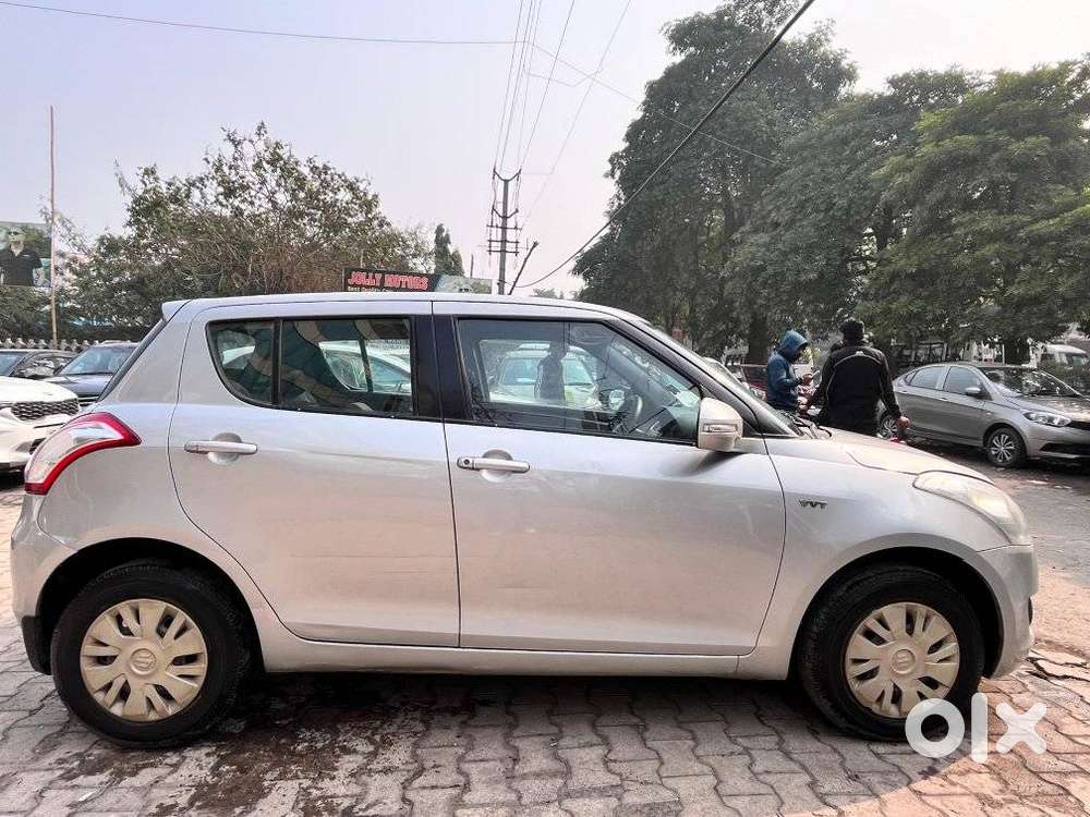 Maruti Suzuki Swift Vxi 1.2 Abs Bs-iv, 2013, Petrol