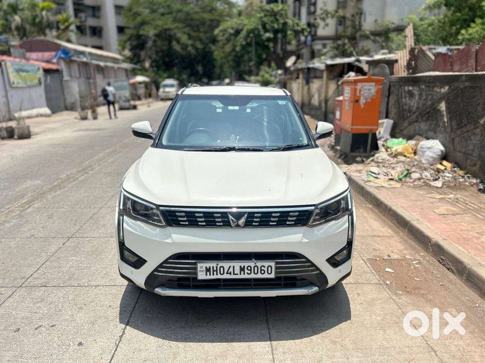 Mahindra Xuv300 1.2 W8 (o) Amt Petrol, 2023, Petrol