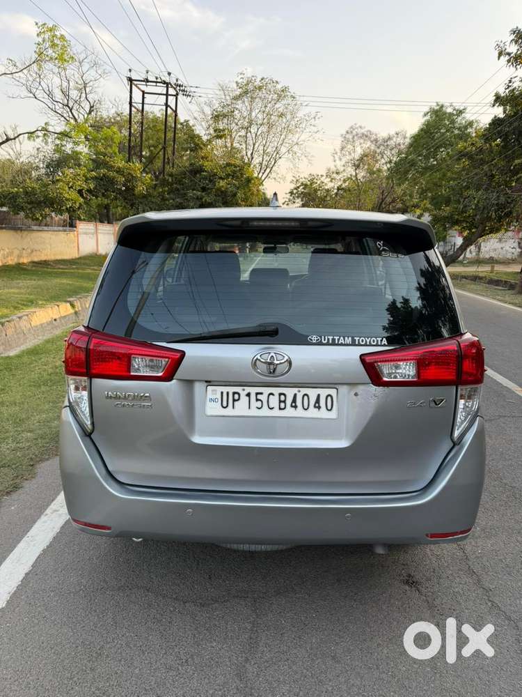 Toyota Innova Crysta 2.4 V 8 Str, 2016, Diesel