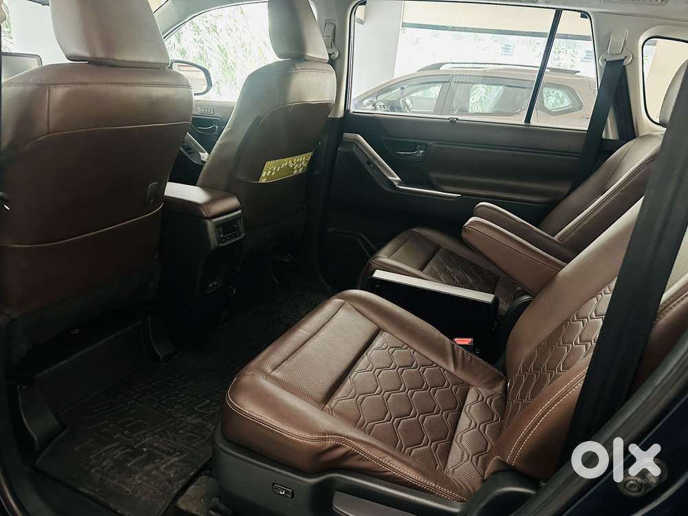 Toyota Innova Hycross 2.0 Zx Hybrid 7 Str, 2023, Petrol