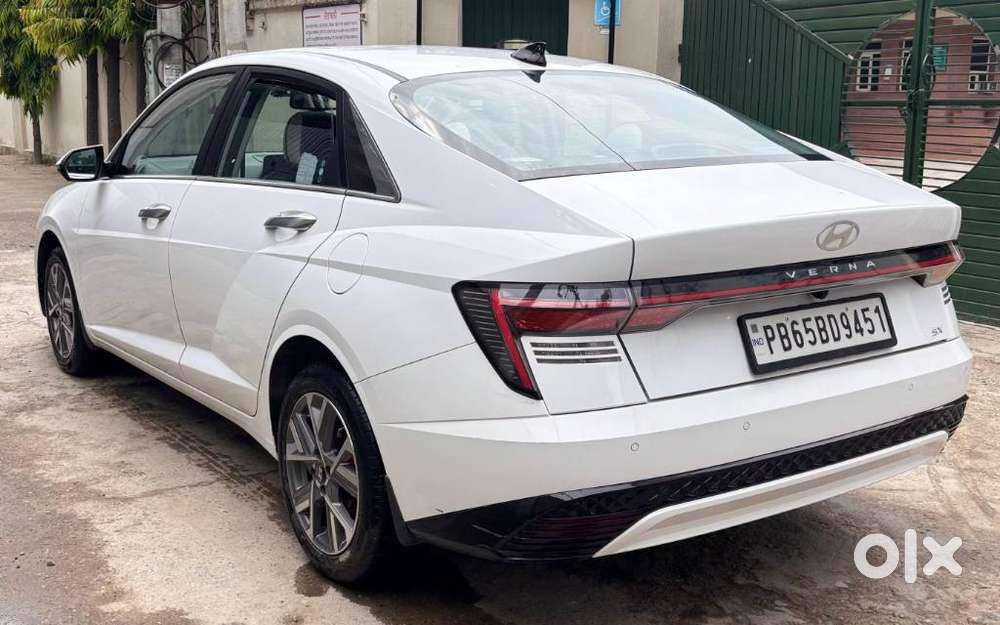 Hyundai Verna, 2023, Petrol