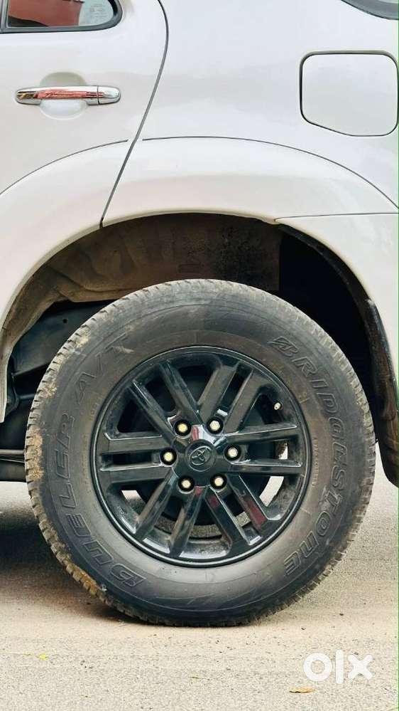 Toyota Fortuner 4x2 Manual, 2012, Diesel