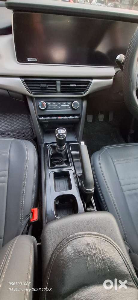 Mahindra Xuv700 2.2 Ax 5 Diesel Mt Str, 2022, Diesel
