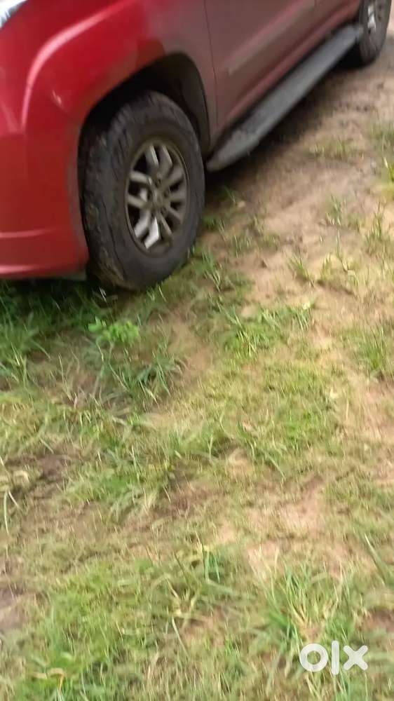 Mahindra Tuv 300 2016