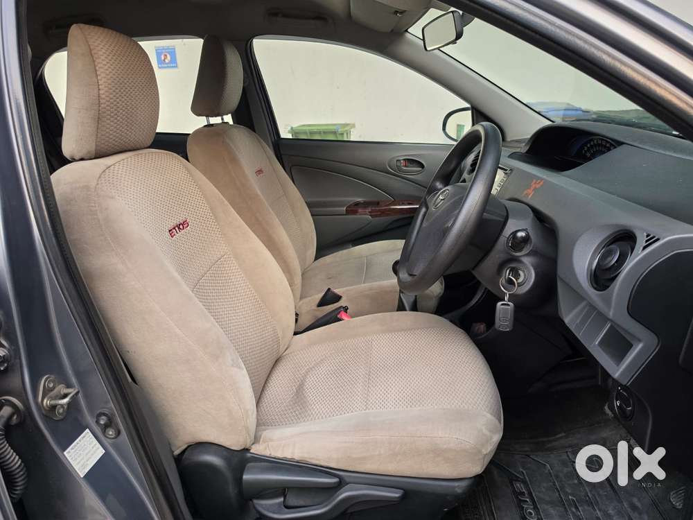 Toyota Etios Liva, 2013, Petrol