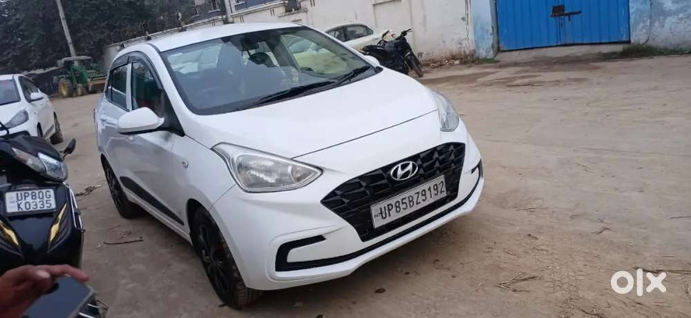 Hyundai Xcent White Colour