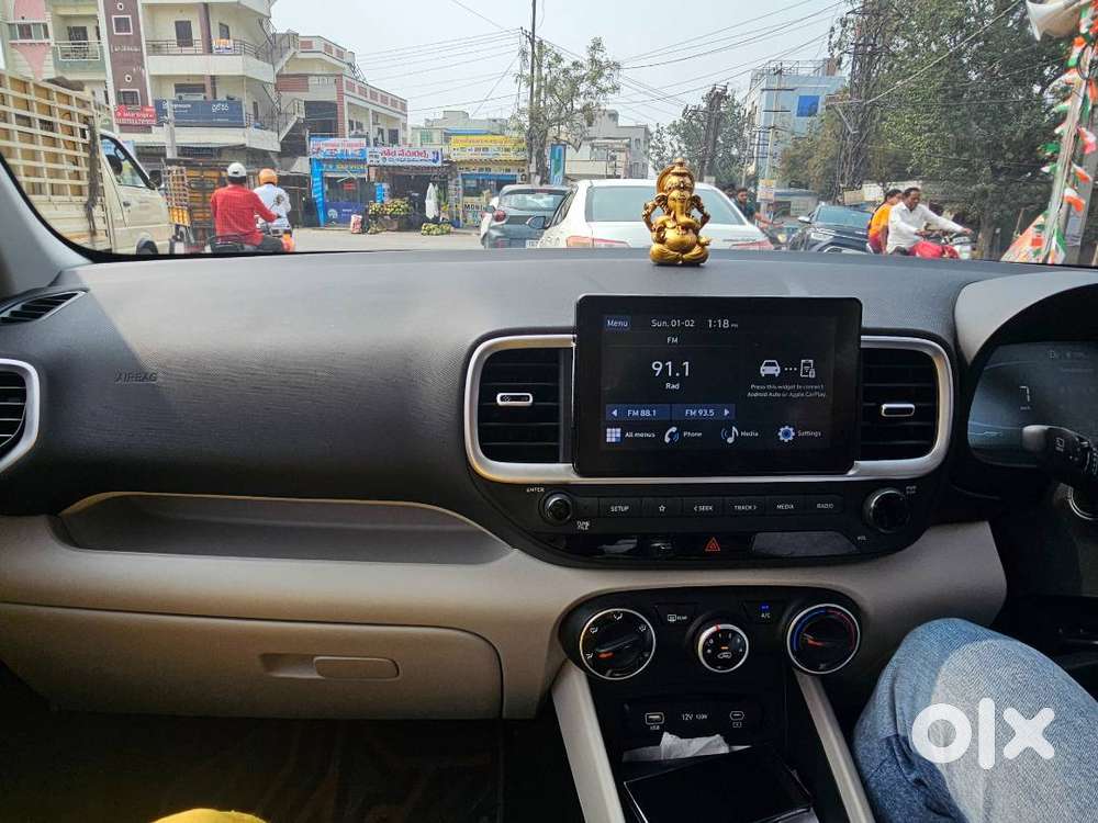 2025 Venue Only 6000kms Driven ( Condition - As Good As New )