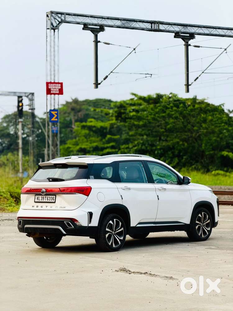 Mg Hector Plus Sharp Pro 1.5 Turbo Petrol Cvt 7 Str, 2023, Petrol