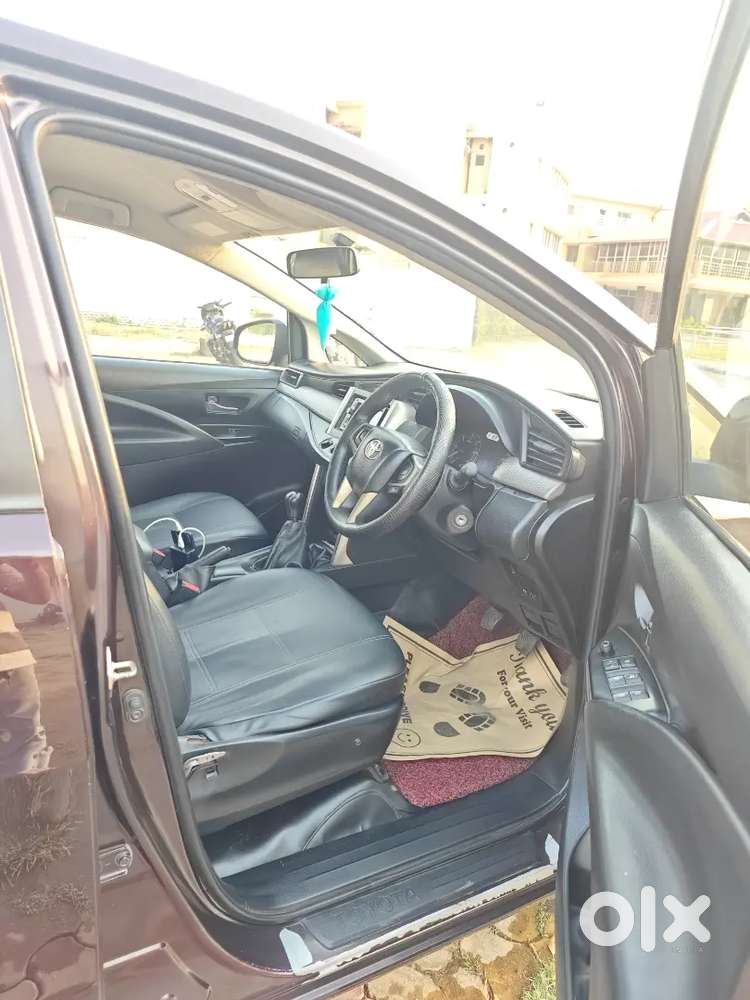 Toyota Innova Crysta, Gx Manual, 8 Seater.