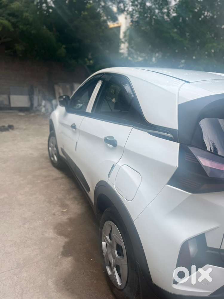 Tata Nexon Cng & Hybrids 36000 Km Driven