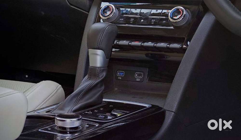 Mahindra Xuv700 2.2 Ax 7 Diesel At Luxury Pack Str, 2024, Diesel