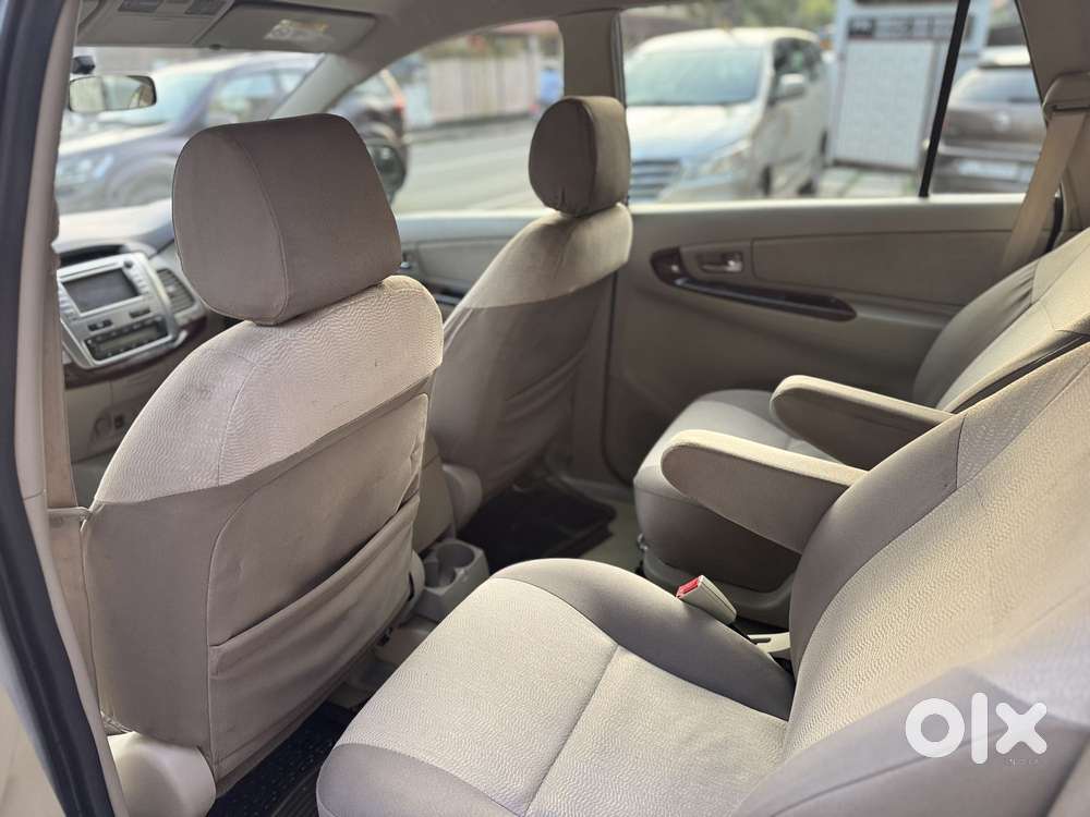 Toyota Innova 2.5 Ev (diesel) Ps 8 Seater Bs Iv, 2014, Diesel