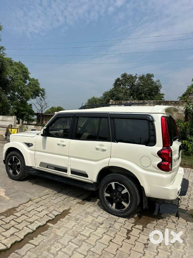 Mahindra Scorpio Classic 2023 Diesel Manual