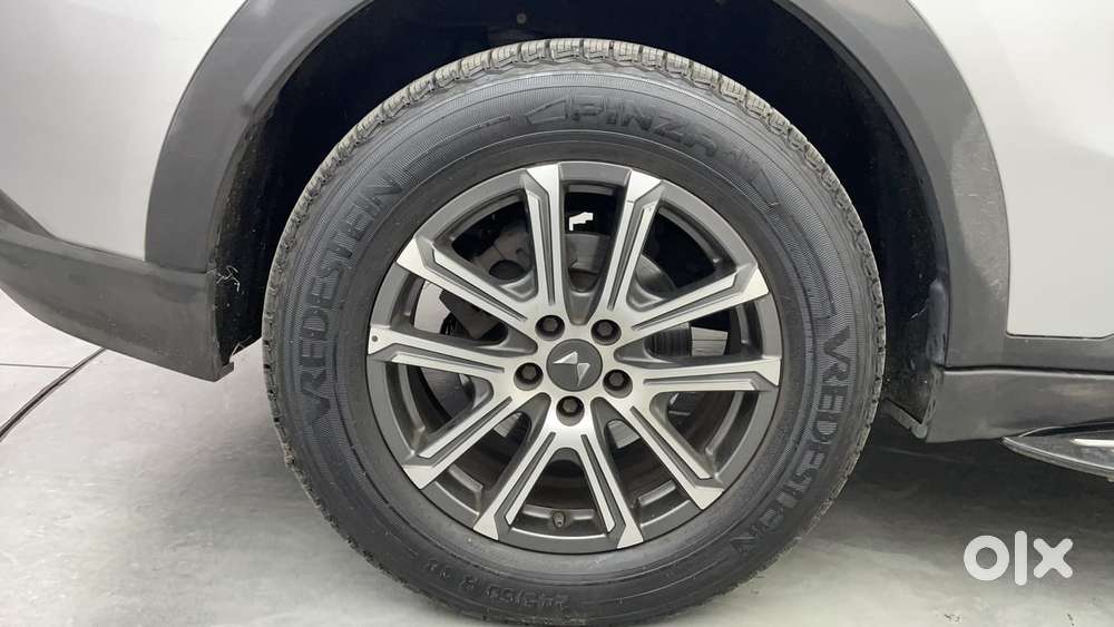 Mahindra Xuv700 2.0 Ax 7 Petrol At Luxury Pack Str, 2022, Petrol