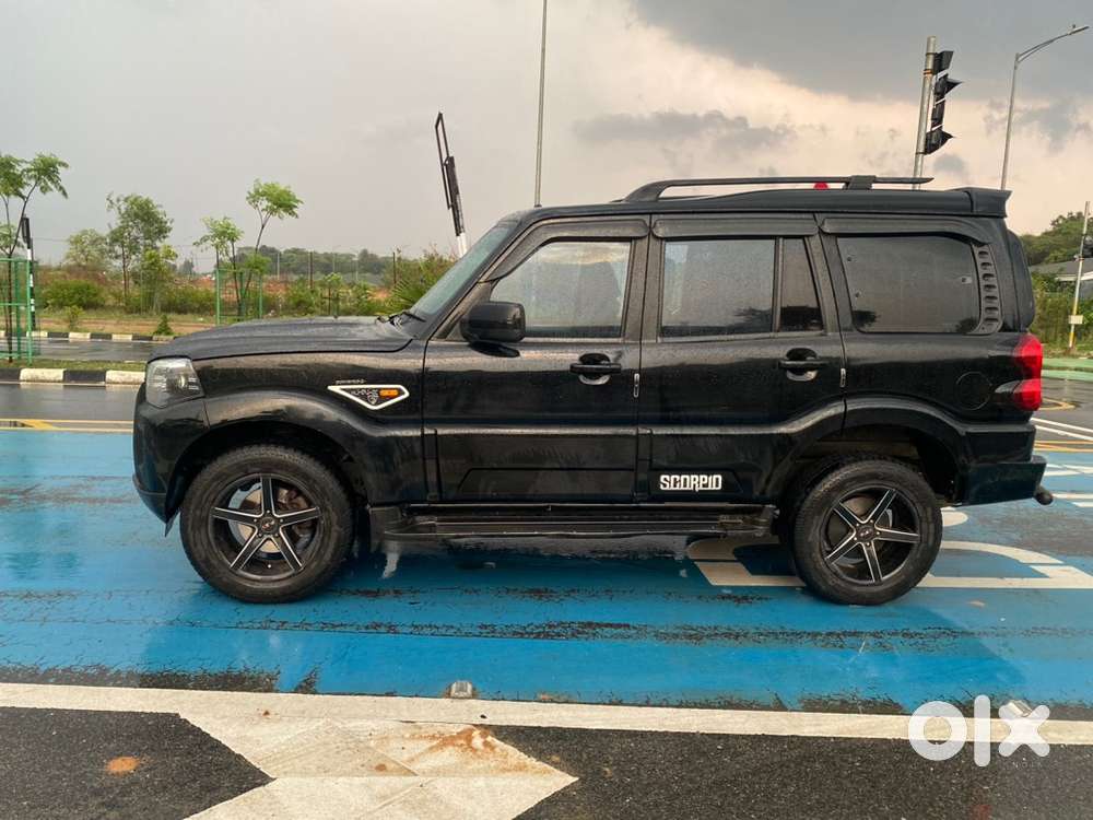 Mahindra Scorpio S10 Diesel 2017