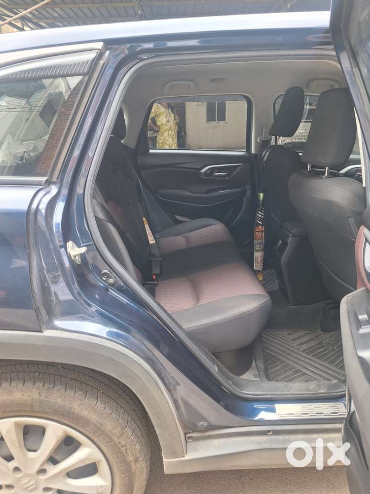 Maruti Suzuki Grand Vitara 1.5 Delta Smart Hybrid At, 2023, Petrol