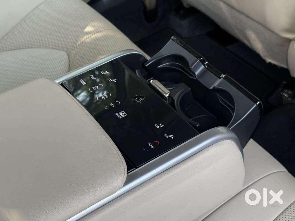 Toyota Camry 2.5 Hybrid, 2024, Petrol