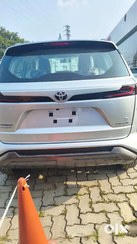 Toyota Urban Cruiser 2025 Cng & Hybrids 940 Km Driven