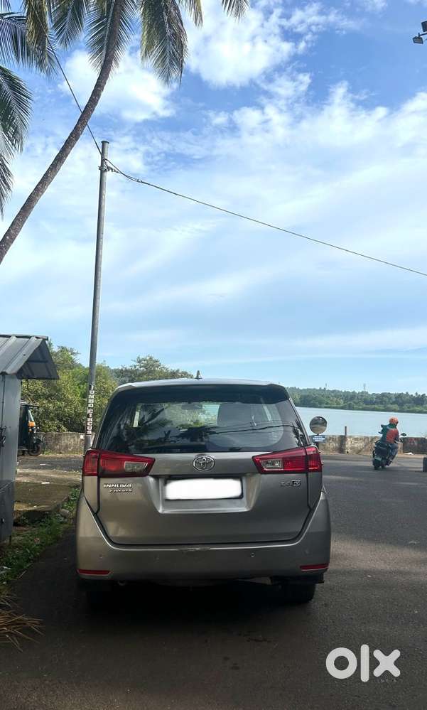 Toyota Innova Crysta 2016 Diesel Well Maintained
