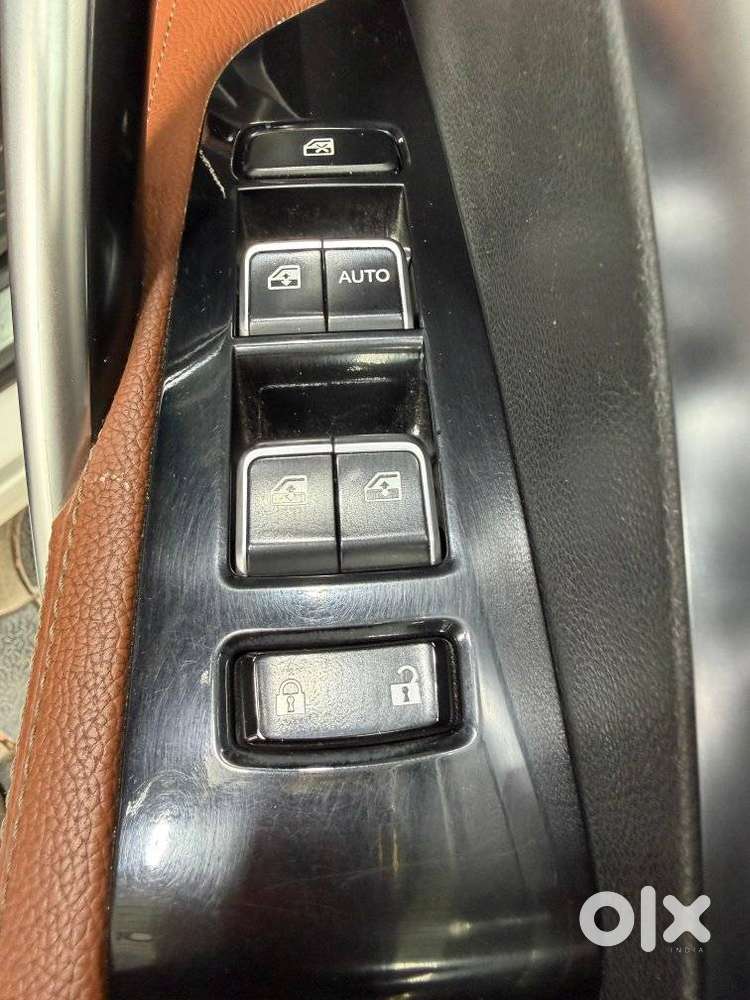 Mg Hector Plus Sharp Pro 1.5 Turbo Petrol Cvt 6 Str Dual Tone, 2021,..