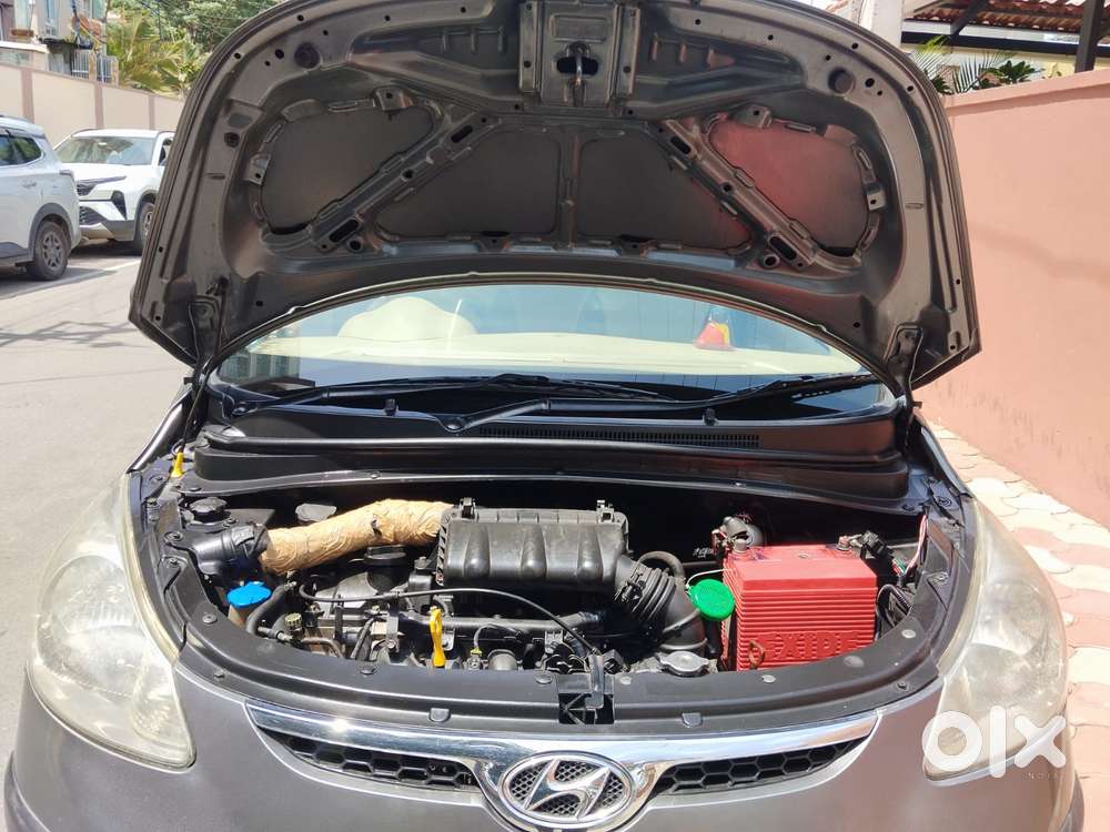 Hyundai I10 Sportz 1.2 At, 2010, Petrol