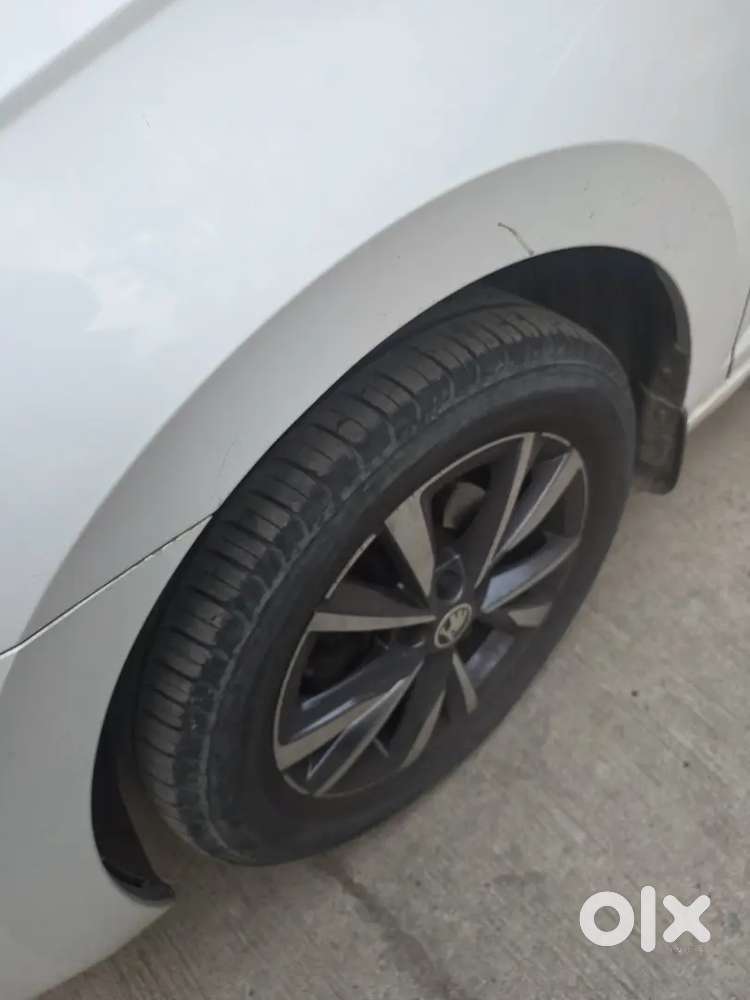 Skoda Slavia 1.0 Tsi At