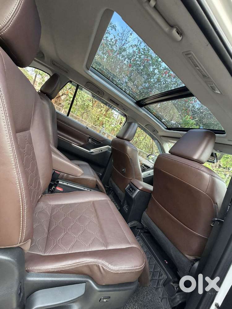 Toyota Innova Hycross 2.0 Zx (o) Hybrid 7 Str, 2023