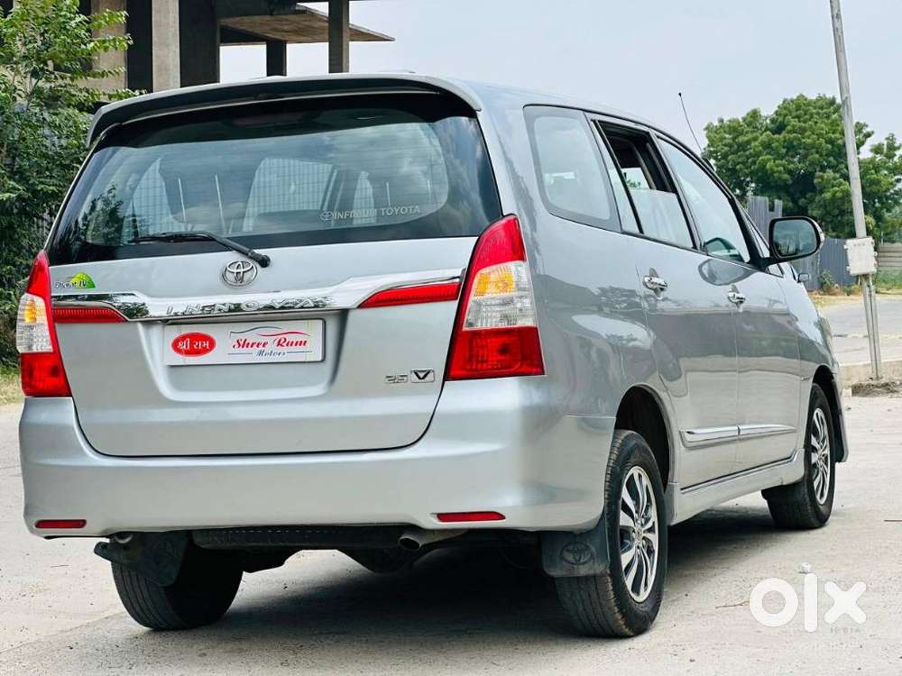 Toyota Innova [ ] 2.5 V Diesel 7 Str, 2015, Diesel