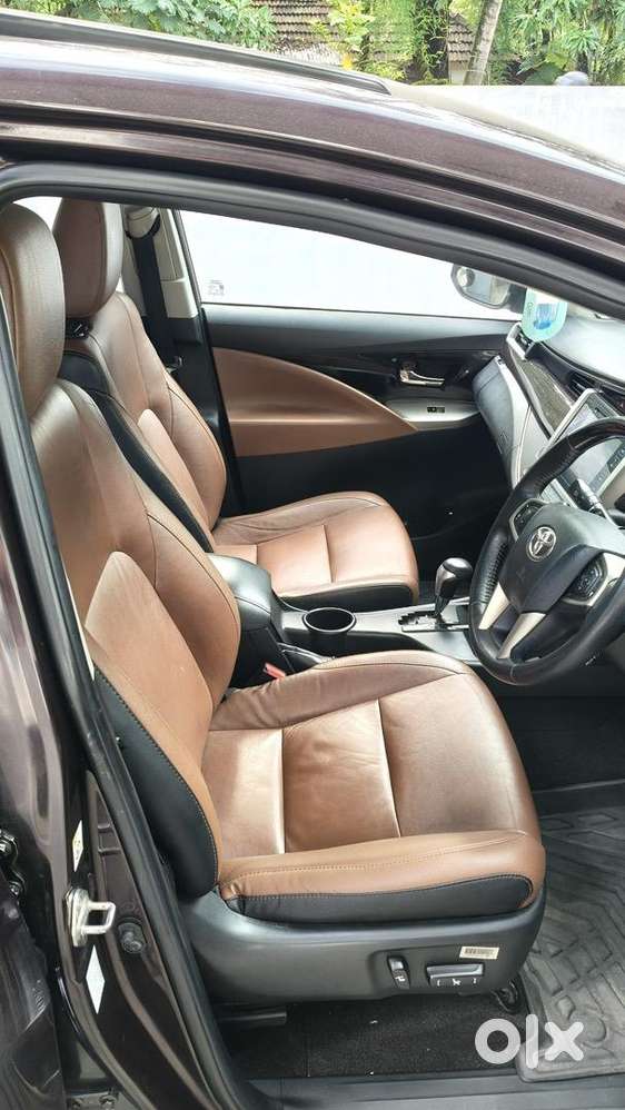 Toyota Innova Crysta 2017 Diesel Well Maintained