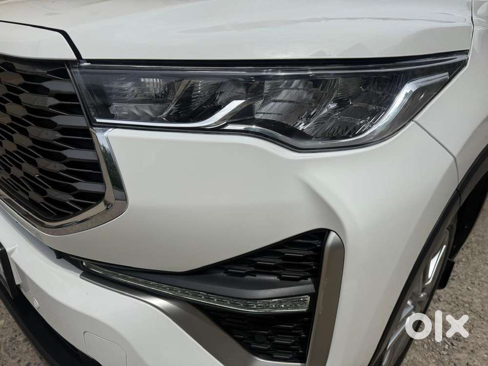 Toyota Innova Hycross 2.0 Zx Hybrid 7 Str, 2024, Petrol