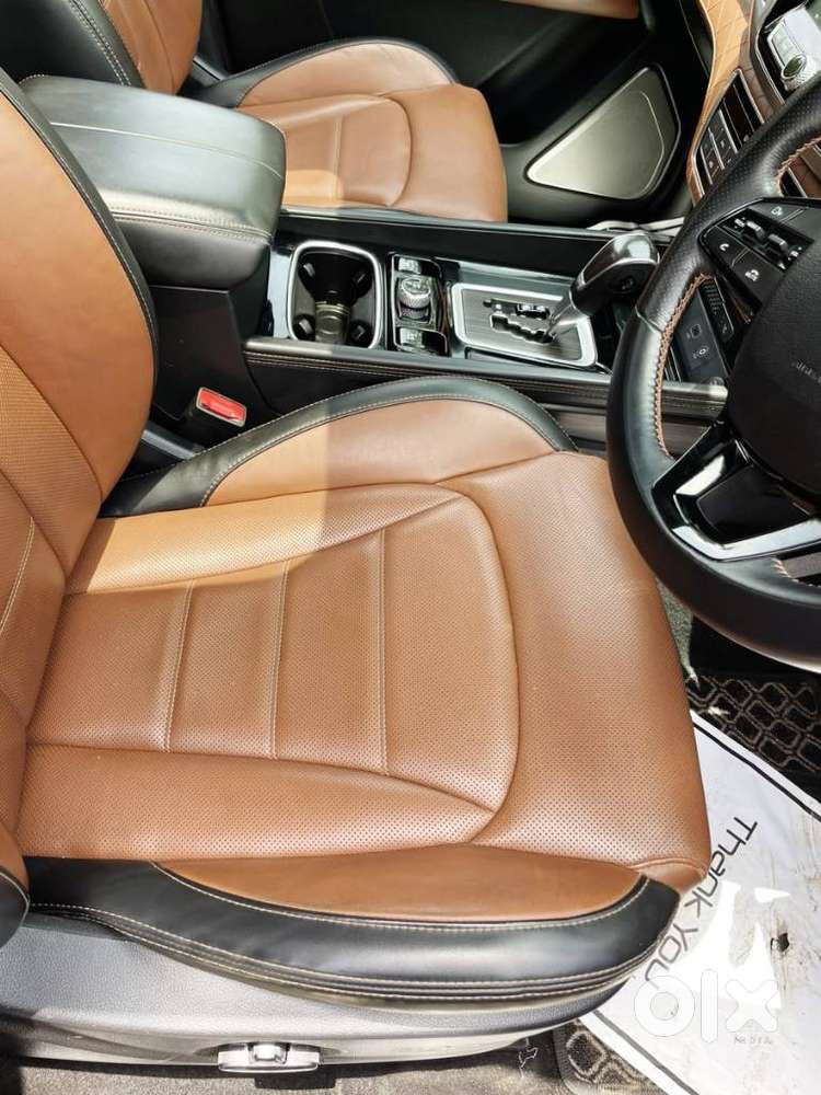 Mahindra Alturas G4 4wd At, 2019