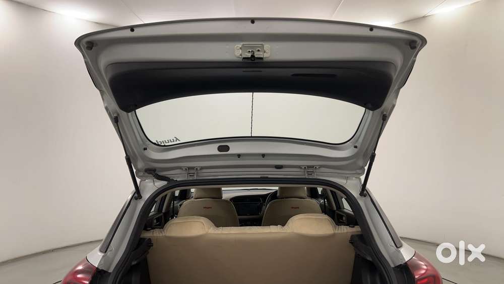 Hyundai Elite I20 1.2magna Executive At, 2018, Petrol