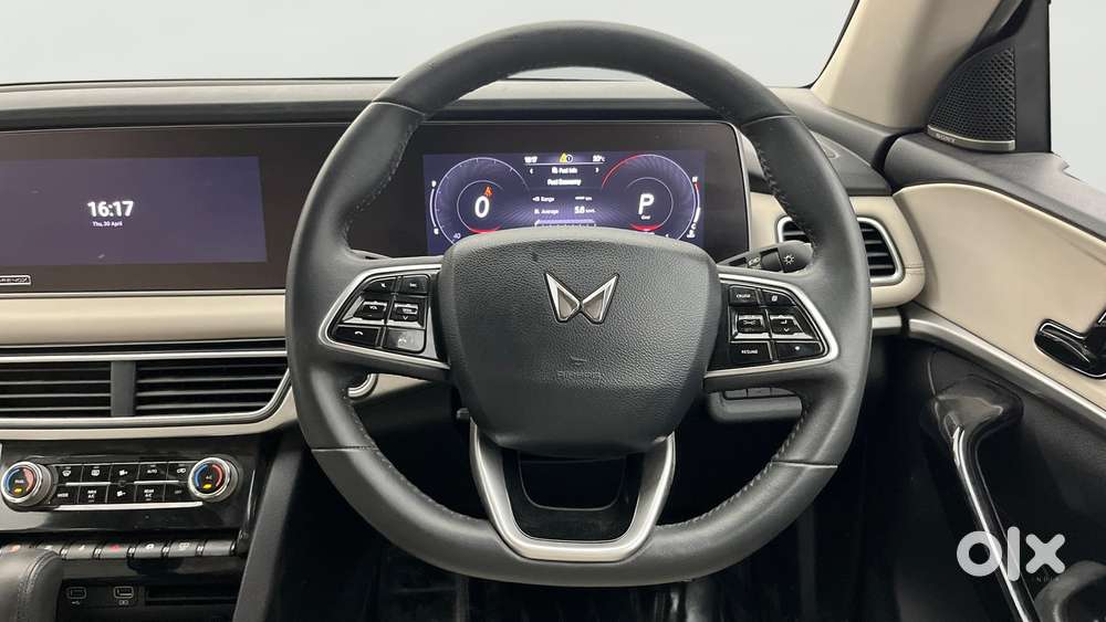 Mahindra Xuv700 2.0 Ax 7 Petrol At Luxury Pack Str, 2022, Petrol
