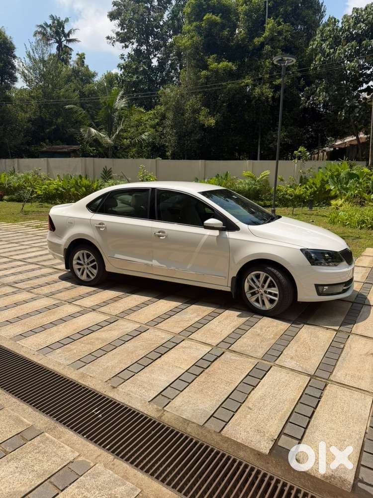 Skoda Rapid 2021 Style Petrol