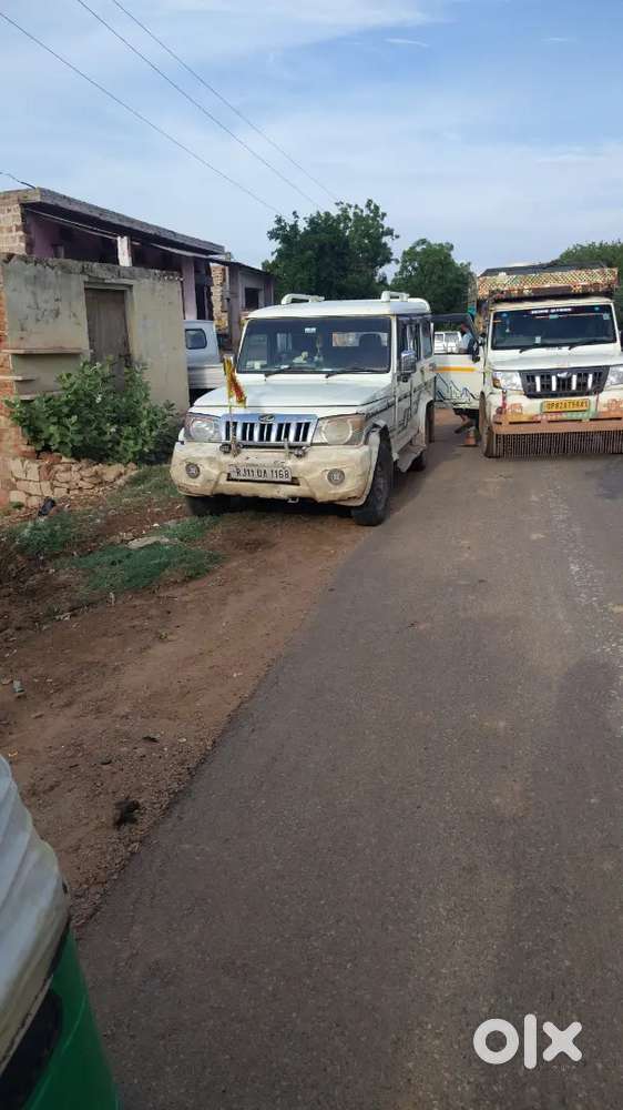 Mahindra Bolero Neo 2012