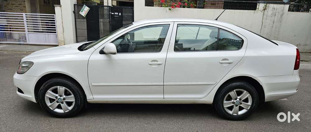 Skoda Laura 1.8 Tsi Ambiente, 2012, Petrol