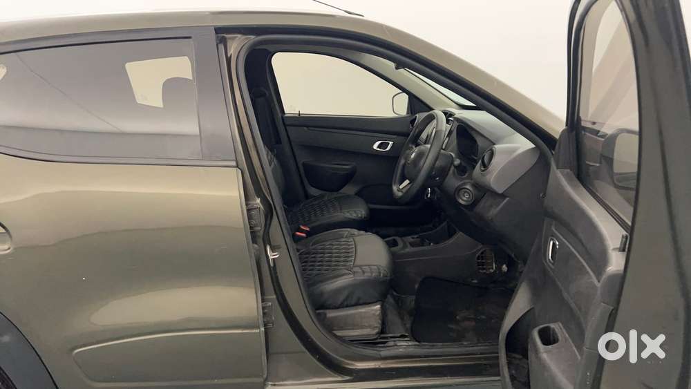 Renault Kwid 2019-ongoing 1.0 Rxt Amt (o), 2018, Petrol
