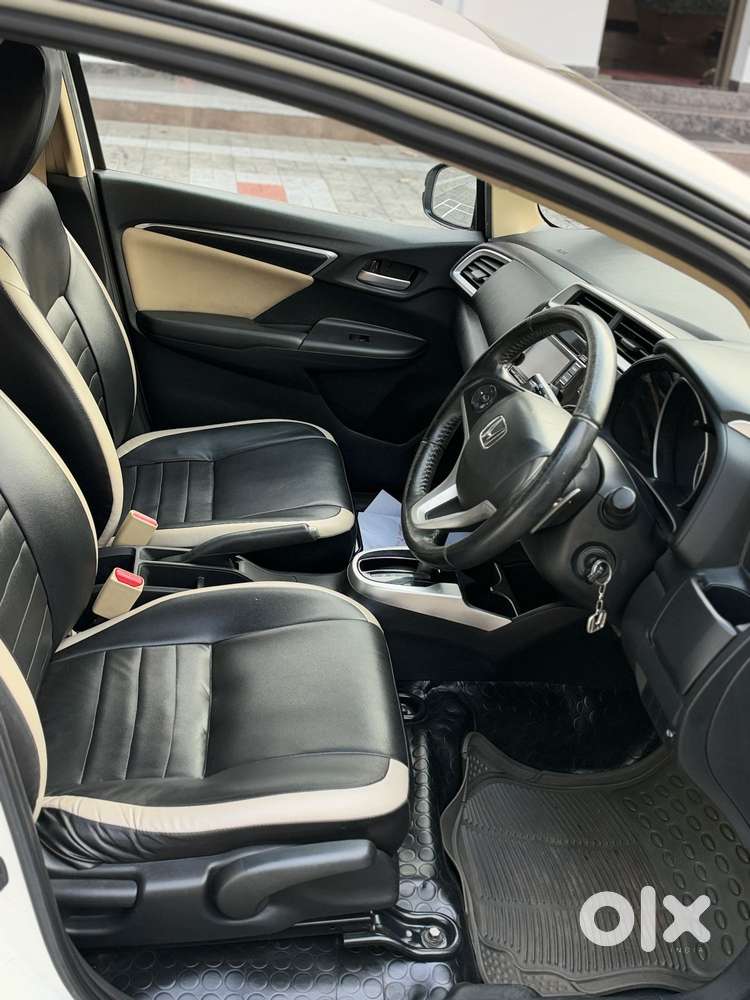 Honda Jazz V Automatic, 2016, Petrol
