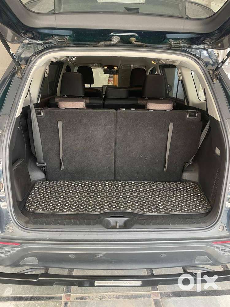 Toyota Innova Hycross (2023)